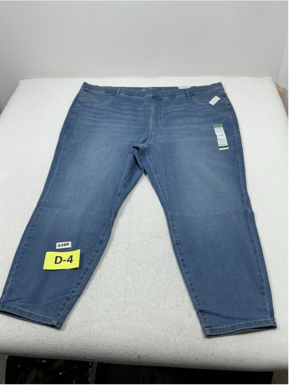 Womans NWT Terra & Sky Skinny Blue Jeans 4X (28W-30W) Tummy Control